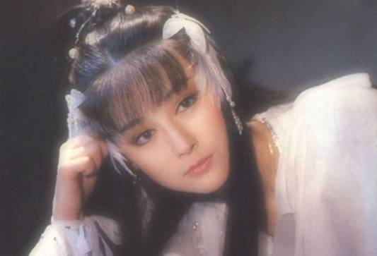 Soi dàn mỹ nhân thủ vai Tiểu Long Nữ: Từ tượng đài kinh điển đến những bản chuyển thể gây tranh cãi- Ảnh 9. Soi dàn mỹ nhân thủ vai Tiểu Long Nữ: Từ tượng đài kinh điển đến những bản chuyển thể gây tranh cãi- Ảnh 9.