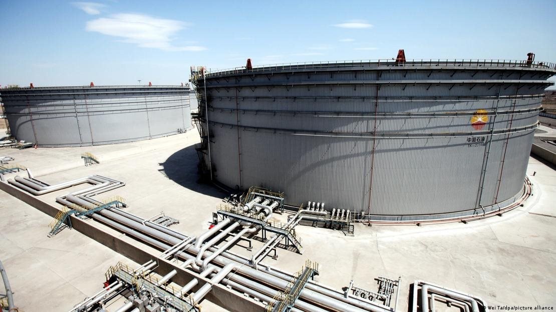 Kh&ocirc;ng phải Mỹ, đ&acirc;y mới l&agrave; nước c&oacute; dự trữ dầu lớn nhất thế giới: Nắm hơn 1,3 tỷ th&ugrave;ng, đủ d&ugrave;ng cho cả qu&yacute; - Ảnh 1.