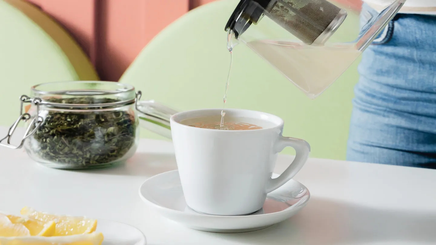 8 loại nước m&agrave; ung thư rất &ldquo;sợ&rdquo;: C&oacute; loại ai cũng uống mỗi ng&agrave;y! - Ảnh 1.