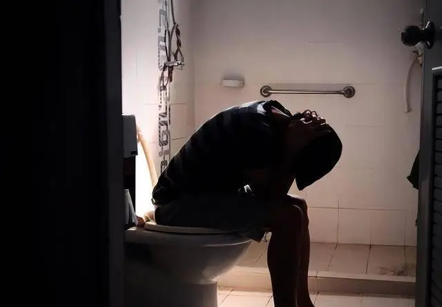 48 tuổi t&ocirc;i mới biết 3 th&oacute;i quen g&acirc;y hại cho tuyến tiền liệt của nam giới: Nhiều người giống t&ocirc;i - vẫn l&agrave;m h&agrave;ng ng&agrave;y, h&atilde;y thay đổi ngay!- Ảnh 4.