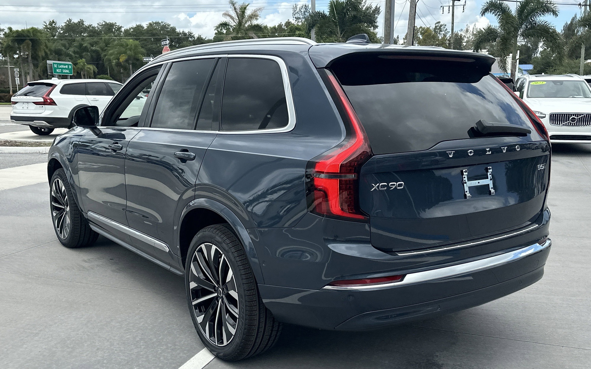 Volvo XC90 2026 đã về Việt Nam, ra mắt ngay tuần này: Dự kiến gần 3,6 tỷ đồng rẻ hơn X5, Q7, động cơ khác hẳn trước đây- Ảnh 4. Volvo XC90 2026 đã về Việt Nam, ra mắt ngay tuần này: Dự kiến gần 3,6 tỷ đồng rẻ hơn X5, Q7, động cơ khác hẳn trước đây- Ảnh 4.