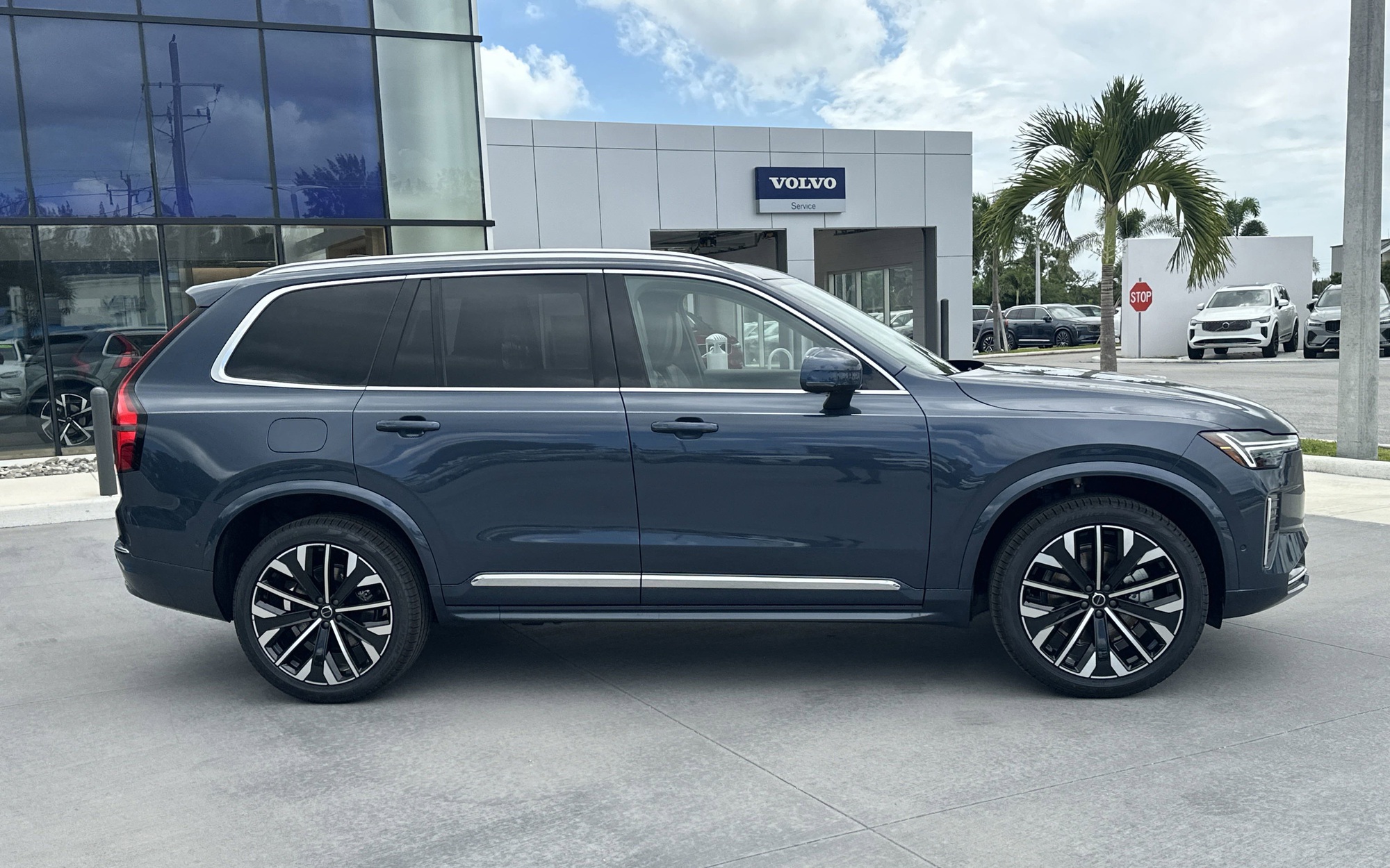 Volvo XC90 2026 đã về Việt Nam, ra mắt ngay tuần này: Dự kiến gần 3,6 tỷ đồng rẻ hơn X5, Q7, động cơ khác hẳn trước đây- Ảnh 5. Volvo XC90 2026 đã về Việt Nam, ra mắt ngay tuần này: Dự kiến gần 3,6 tỷ đồng rẻ hơn X5, Q7, động cơ khác hẳn trước đây- Ảnh 5.