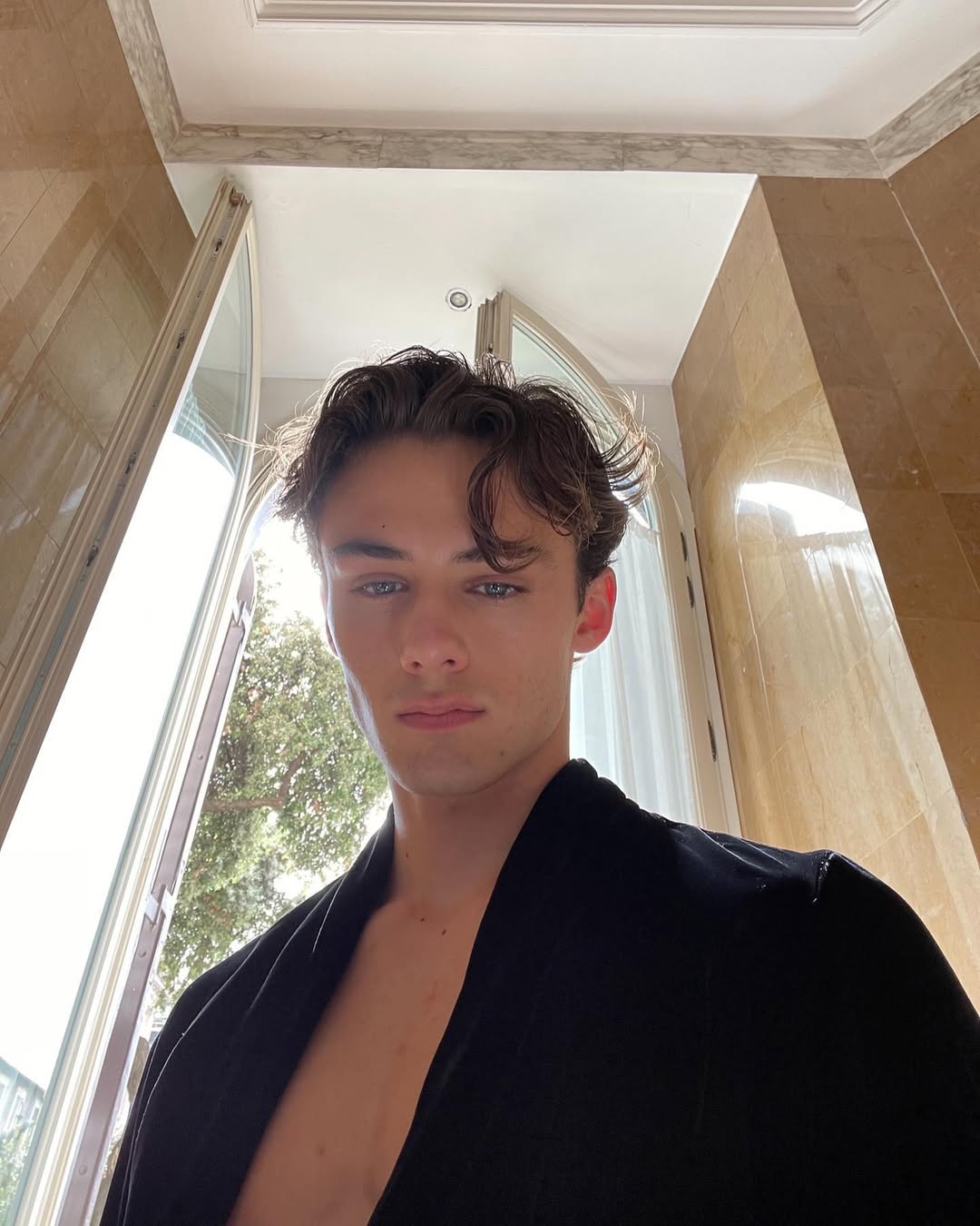 William Franklyn - Miller sau 10 năm: Cậu b&eacute; đẹp trai nhất thế giới giờ ra sao? - Ảnh 13.