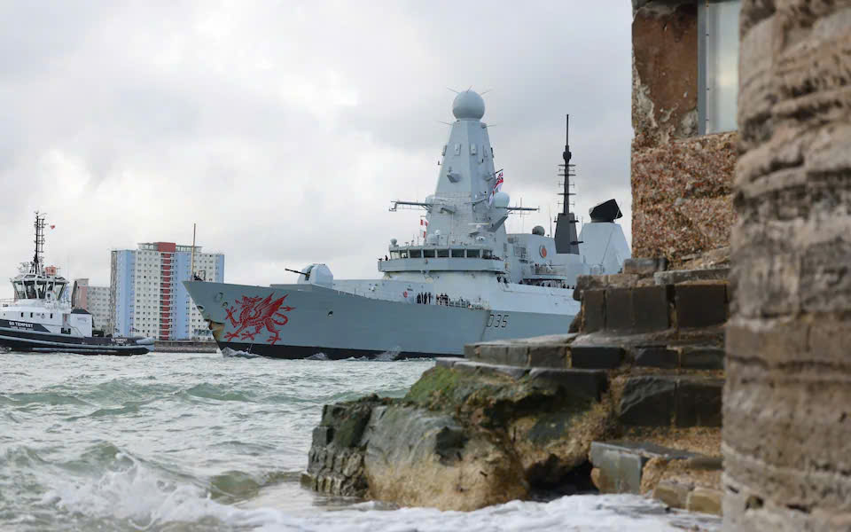 Đồng minh chưa cam kết hộ tống tàu qua Hormuz theo đề xuất của Tổng thống Trump - Ảnh 1.