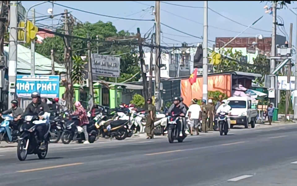 Hai người tử vong do điện giật ở C&agrave; Mau , gia đ&igrave;nh từ chối kh&aacute;m nghiệm tử thi - Ảnh 1.