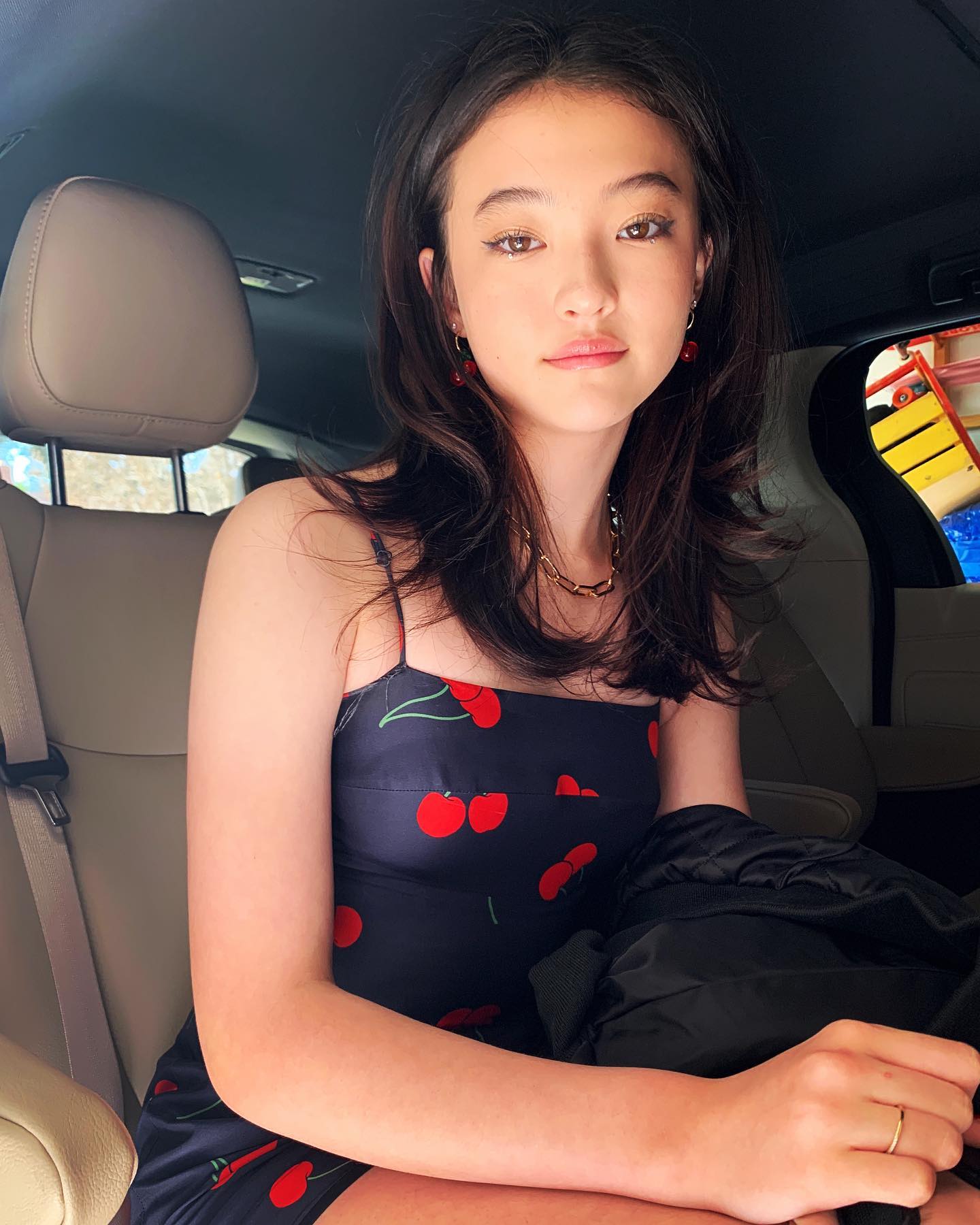 Nhan sắc sau 16 năm của "b&eacute; g&aacute;i đẹp nhất thế giới" g&acirc;y b&atilde;o to&agrave;n cầu- Ảnh 7.