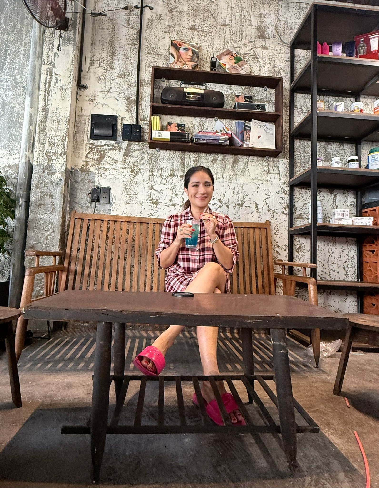 Cận cảnh nơi b&aacute;n cafe 25 ngh&igrave;n một ly ở G&ograve; Vấp của mẹ đơn th&acirc;n l&agrave; NSƯT nổi tiếng miền Nam một thời - Ảnh 4.