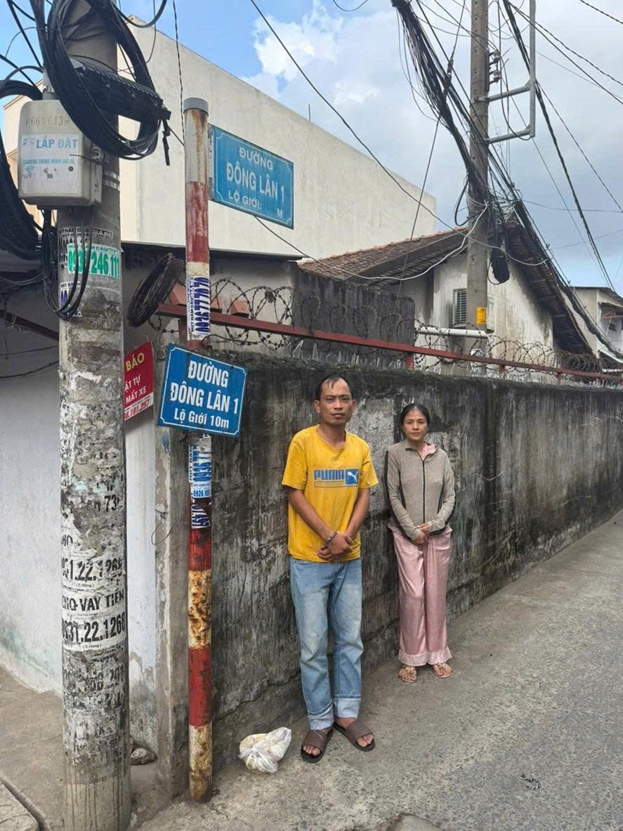 Đột kích nhà nghỉ Mimosa , bắt Phạm Thị Bích Duyên và Nguyễn Võ Đăng Hoàng về ma túy - Ảnh 1. Đột kích nhà nghỉ Mimosa , bắt Phạm Thị Bích Duyên và Nguyễn Võ Đăng Hoàng về ma túy - Ảnh 1.