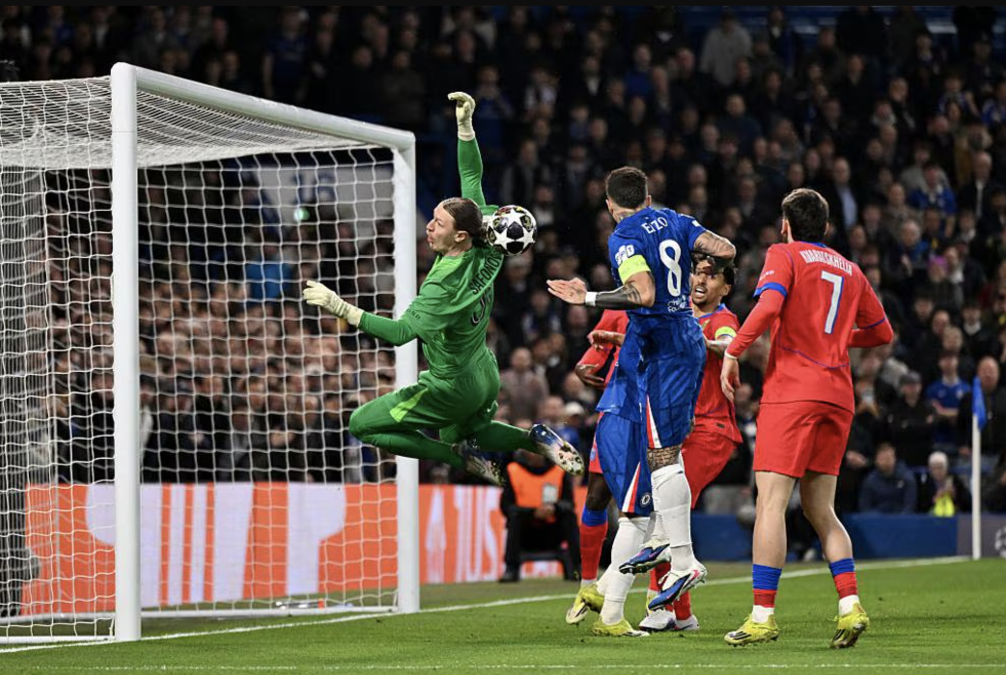 Đại thắng Chelsea tại Stamford Bridge, PSG giật v&eacute; tứ kết Champions League - Ảnh 3.