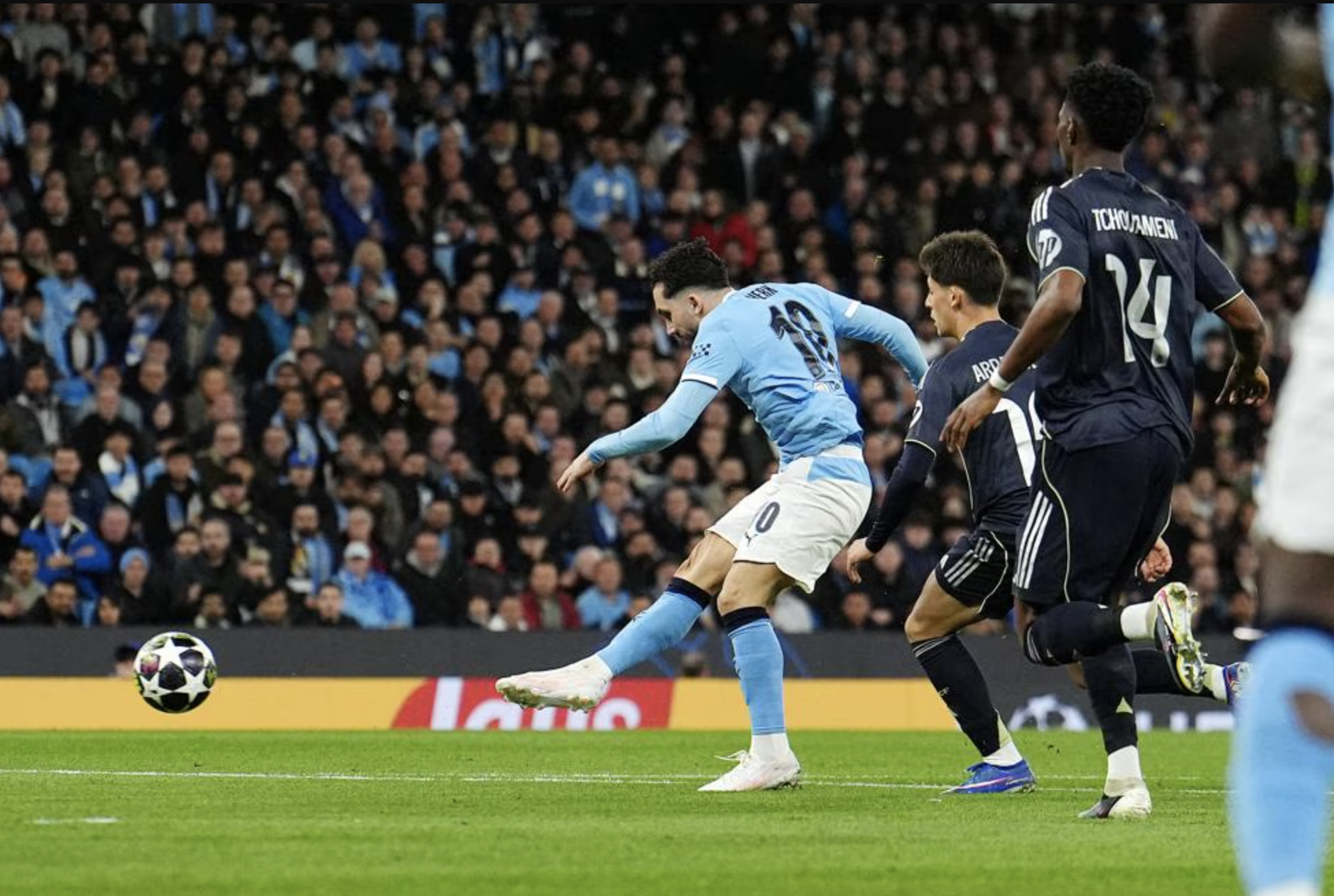 Đoạn kết nghiệt ng&atilde;, Man City thua sốc Real Madrid tại Etihad - Ảnh 1.