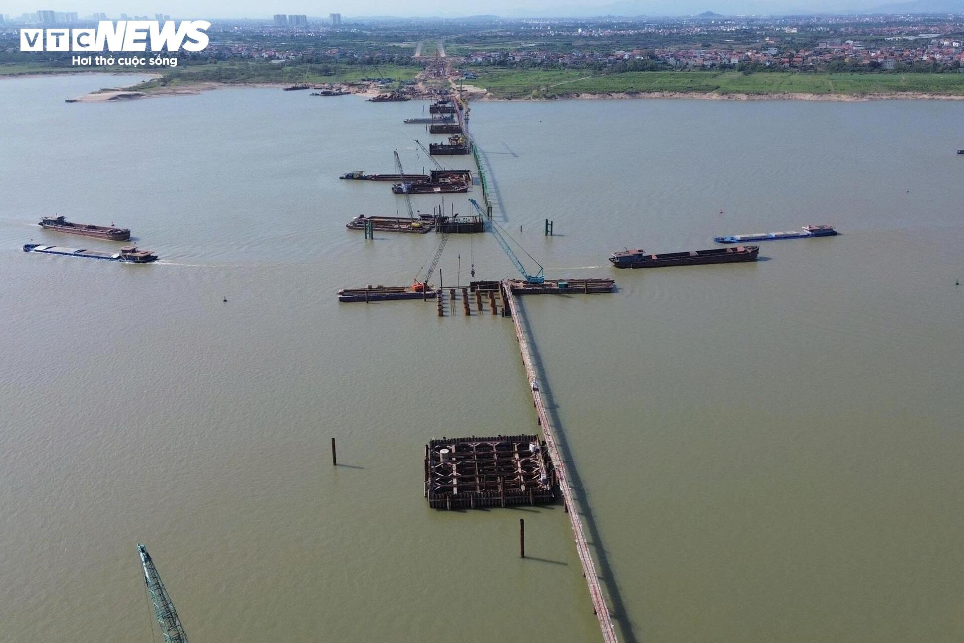 Tiến độ x&acirc;y dựng cầu Hồng H&agrave; vượt s&ocirc;ng Hồng sau 5 th&aacute;ng thi c&ocirc;ng - Ảnh 10.