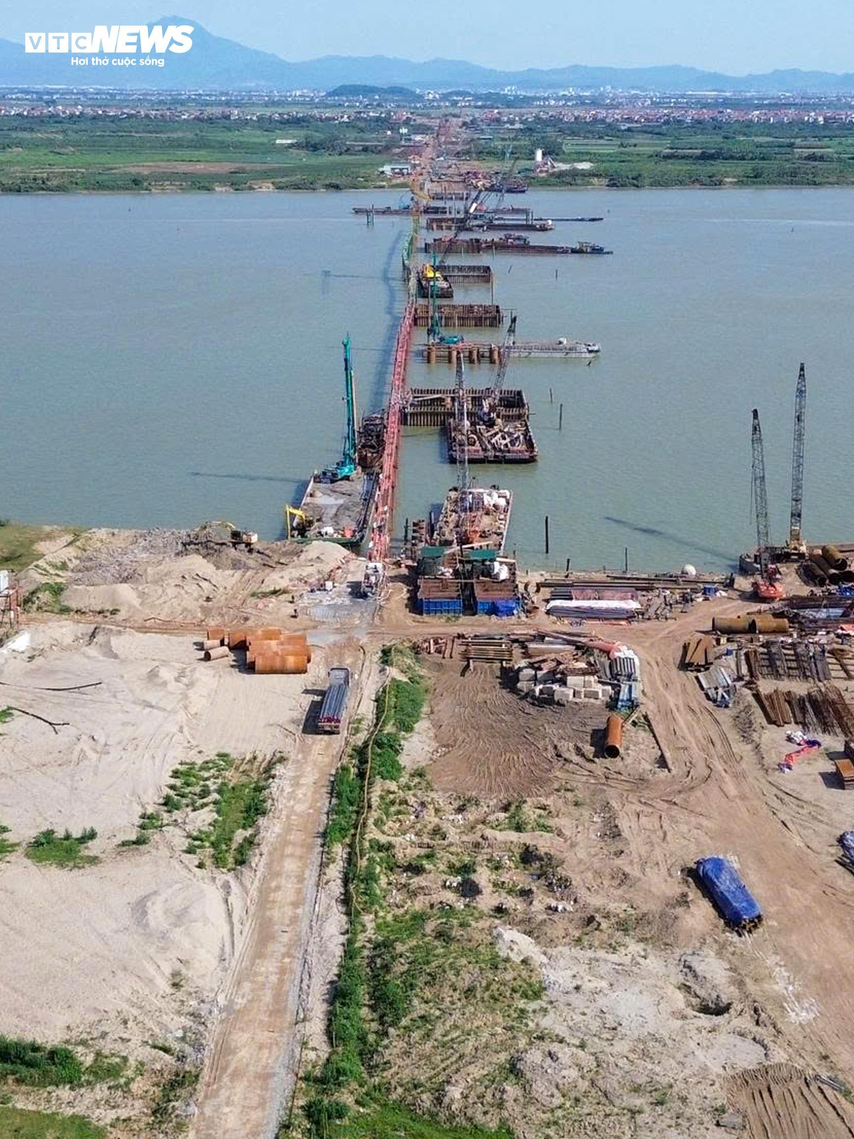 Tiến độ x&acirc;y dựng cầu Hồng H&agrave; vượt s&ocirc;ng Hồng sau 5 th&aacute;ng thi c&ocirc;ng - Ảnh 5.