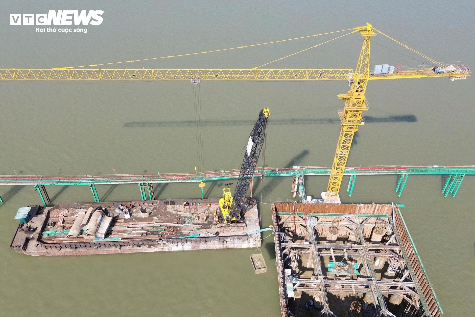 Tiến độ x&acirc;y dựng cầu Hồng H&agrave; vượt s&ocirc;ng Hồng sau 5 th&aacute;ng thi c&ocirc;ng - Ảnh 4.
