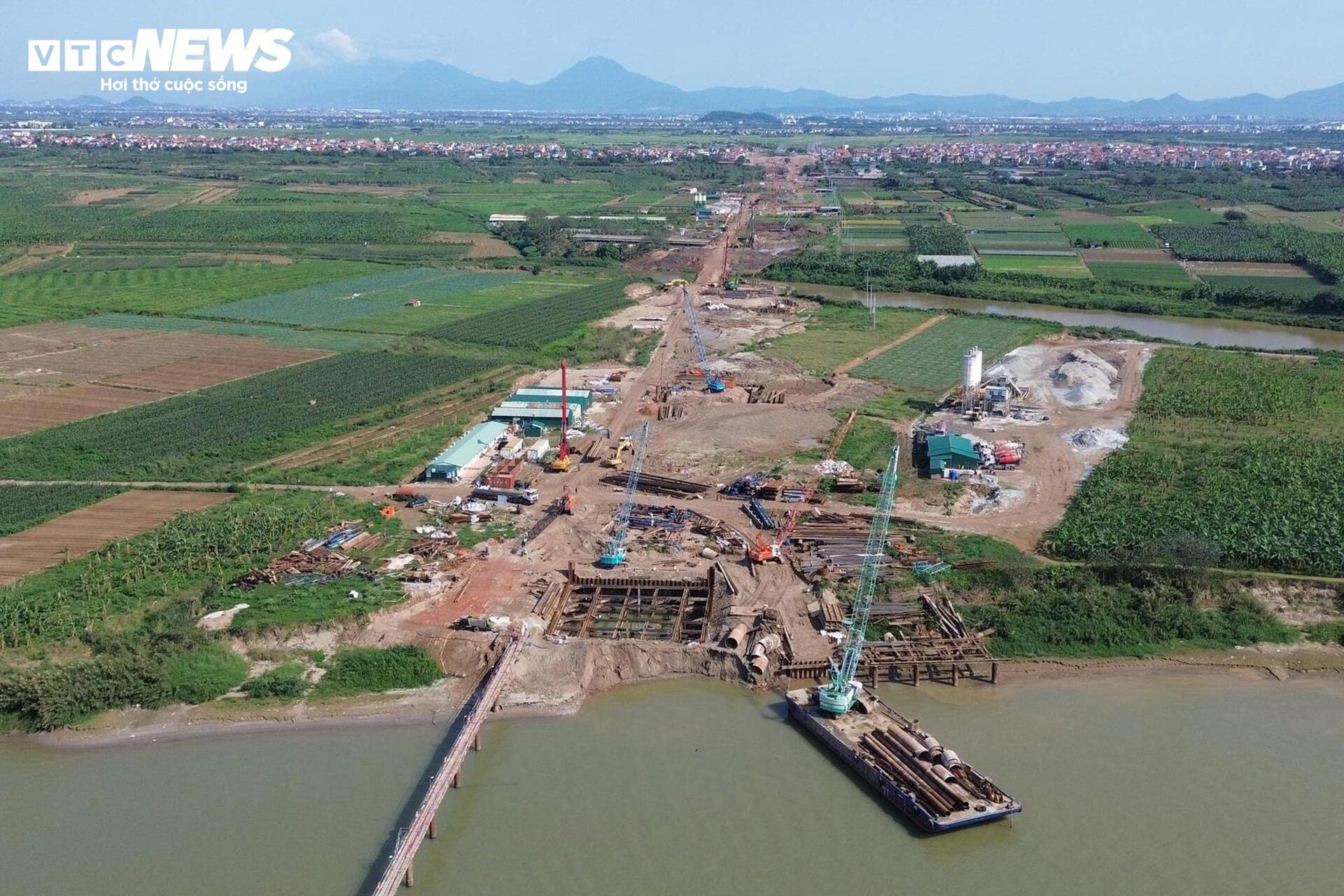 Tiến độ x&acirc;y dựng cầu Hồng H&agrave; vượt s&ocirc;ng Hồng sau 5 th&aacute;ng thi c&ocirc;ng - Ảnh 9.