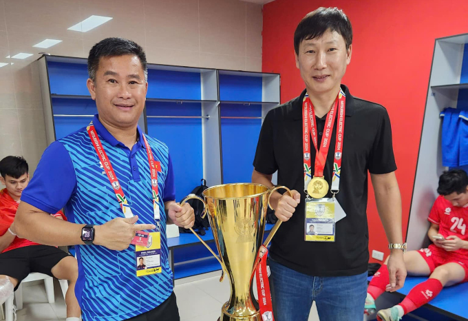 Trợ l&yacute; HLV Kim Sang-sik h&eacute; lộ l&yacute; do đ&ocirc;n Việt kiều ch&acirc;u &Acirc;u l&ecirc;n U23 Việt Nam, bật m&iacute; kế hoạch bất ngờ - Ảnh 1.