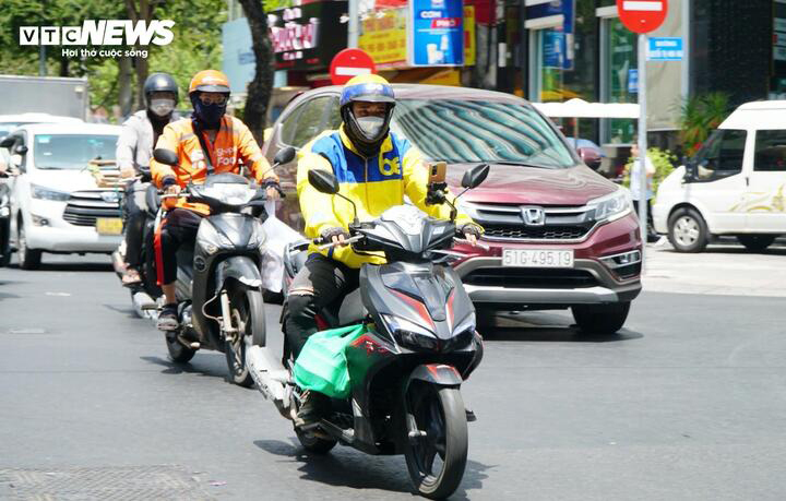 Dự b&aacute;o thời tiết 18 / 3: Miền Bắc mưa , miền Nam nắng n&oacute;ng tr&ecirc;n 35 &deg; C - Ảnh 1.