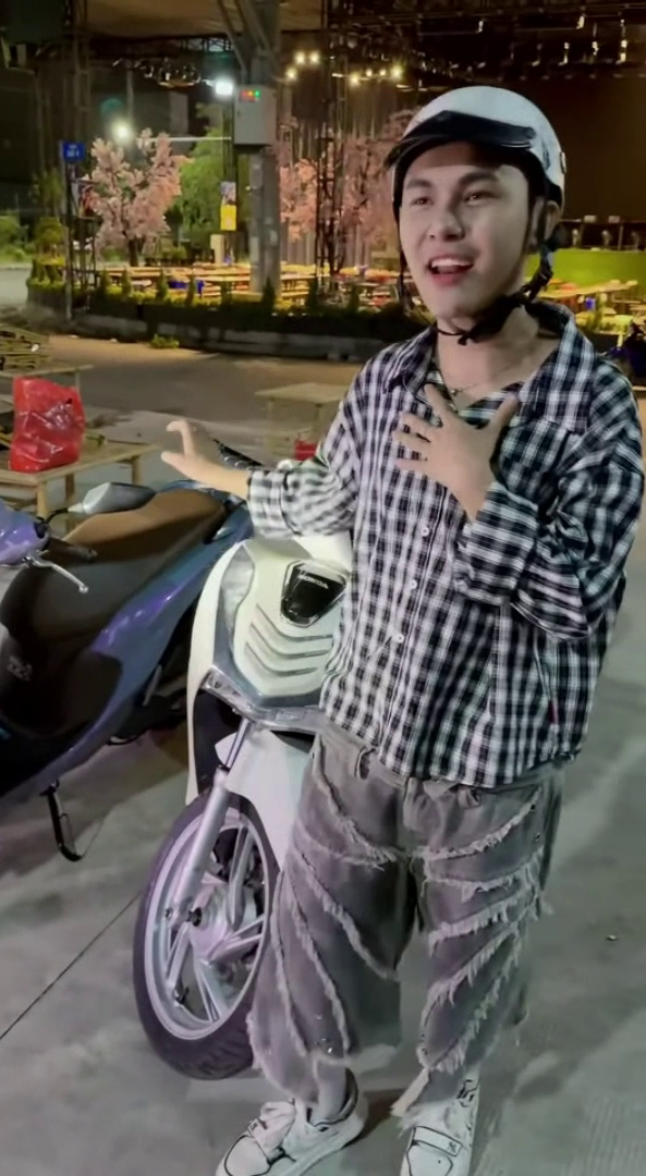 Nam nh&acirc;n vi&ecirc;n tr&uacute;ng độc đắc 18 tỉ đồng tiếp tục l&agrave;m điều bất ngờ - Ảnh 1.