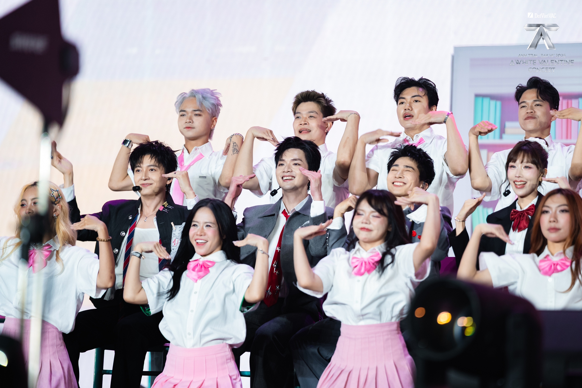 D&agrave;n Anh Trai Say Hi khiến s&acirc;n Mỹ Đ&igrave;nh b&ugrave;ng nổ, Bảo Thy, MIN g&acirc;y ch&uacute; &yacute; với nhan sắc U40 - Ảnh 7.