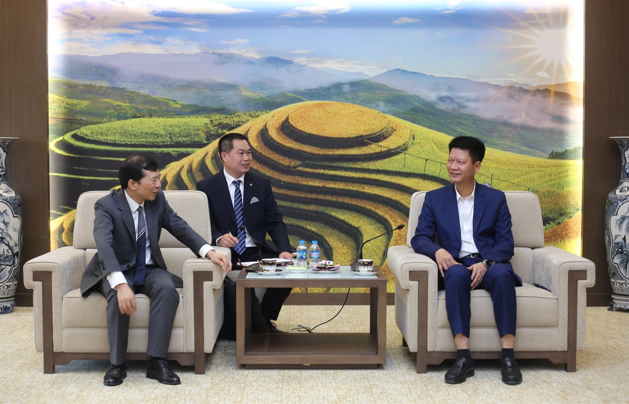 Tập đo&agrave;n Trung Quốc c&ugrave;ng Vingroup x&acirc;y cầu Tứ Li&ecirc;n &lsquo;ngỏ &yacute;&rsquo; hợp t&aacute;c loạt dự &aacute;n cao tốc, hầm đường bộ... tại Việt Nam - Ảnh 1.