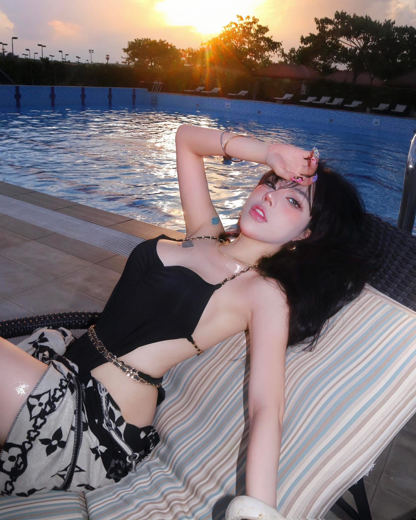 Th&ecirc;m một hot girl gia nhập đường đua bikini, hứa hẹn m&ugrave;a h&egrave; n&oacute;ng bỏng- Ảnh 5.