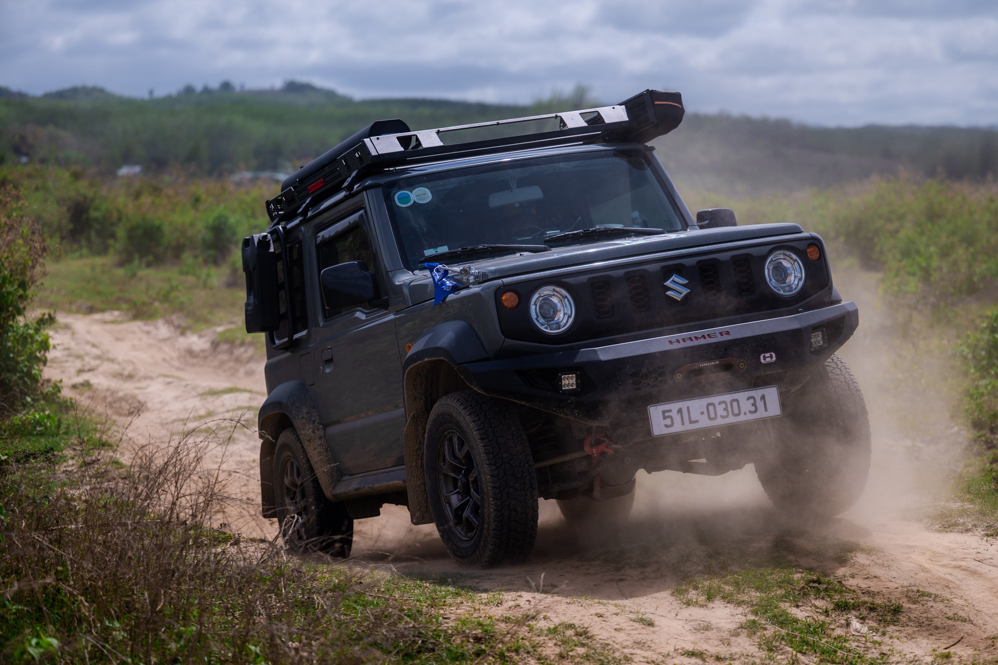 Chọn trang bị, đừng chọn Suzuki Jimny: 800 triệu cho một chiếc xe &lsquo;thiếu đủ thứ&rsquo;- Ảnh 2.