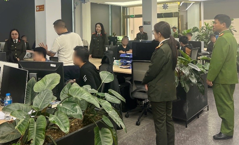 Bắt Trần Nam Chung li&ecirc;n quan đến Lừa đảo tiền m&atilde; h&oacute;a FTXF tại H&agrave; Nội - Ảnh 2.