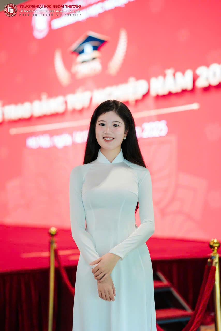 Profile ấn tượng của &Aacute; Kh&ocirc;i 2 Duy&ecirc;n d&aacute;ng Ngoại thương 2025 Nguyễn H&agrave; Mỹ Anh - Ảnh 2.