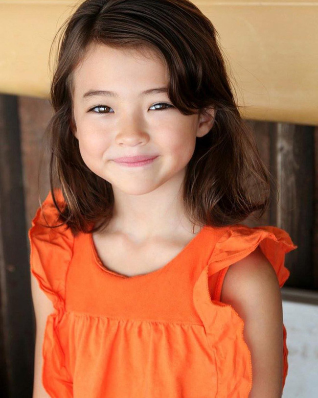 Nhan sắc sau 16 năm của "b&eacute; g&aacute;i đẹp nhất thế giới" g&acirc;y b&atilde;o to&agrave;n cầu- Ảnh 3.