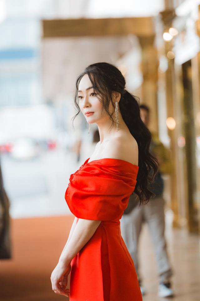 Tuyệt sắc giai nh&acirc;n l&agrave; NSƯT nổi tiếng miền Bắc một thời: Cứ xuất hiện l&agrave; kh&aacute;n giả cầu xin "chị đừng đ&oacute;ng phim nữa" - Ảnh 5.