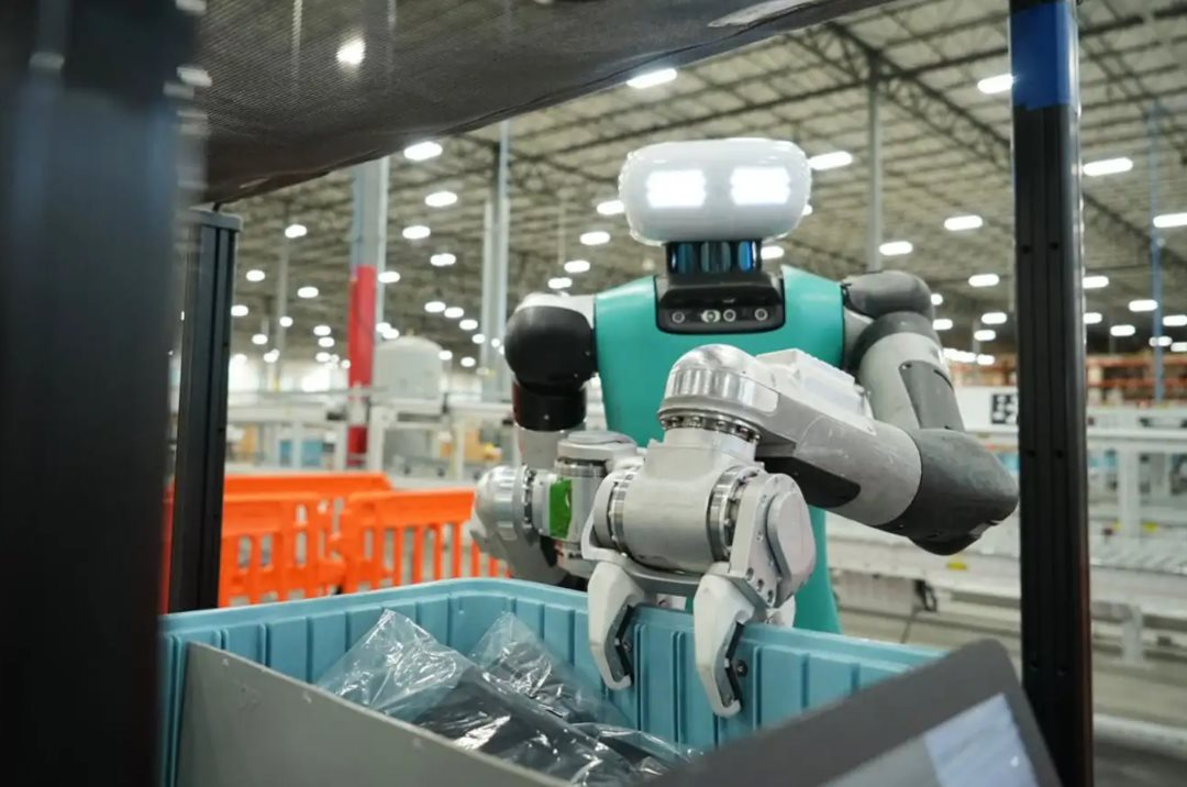 5 Triệu robot gi&aacute; rẻ 2 USD / giờ sẽ thay thế nh&acirc;n c&ocirc;ng trong nh&agrave; m&aacute;y năm 2026 - Ảnh 2.