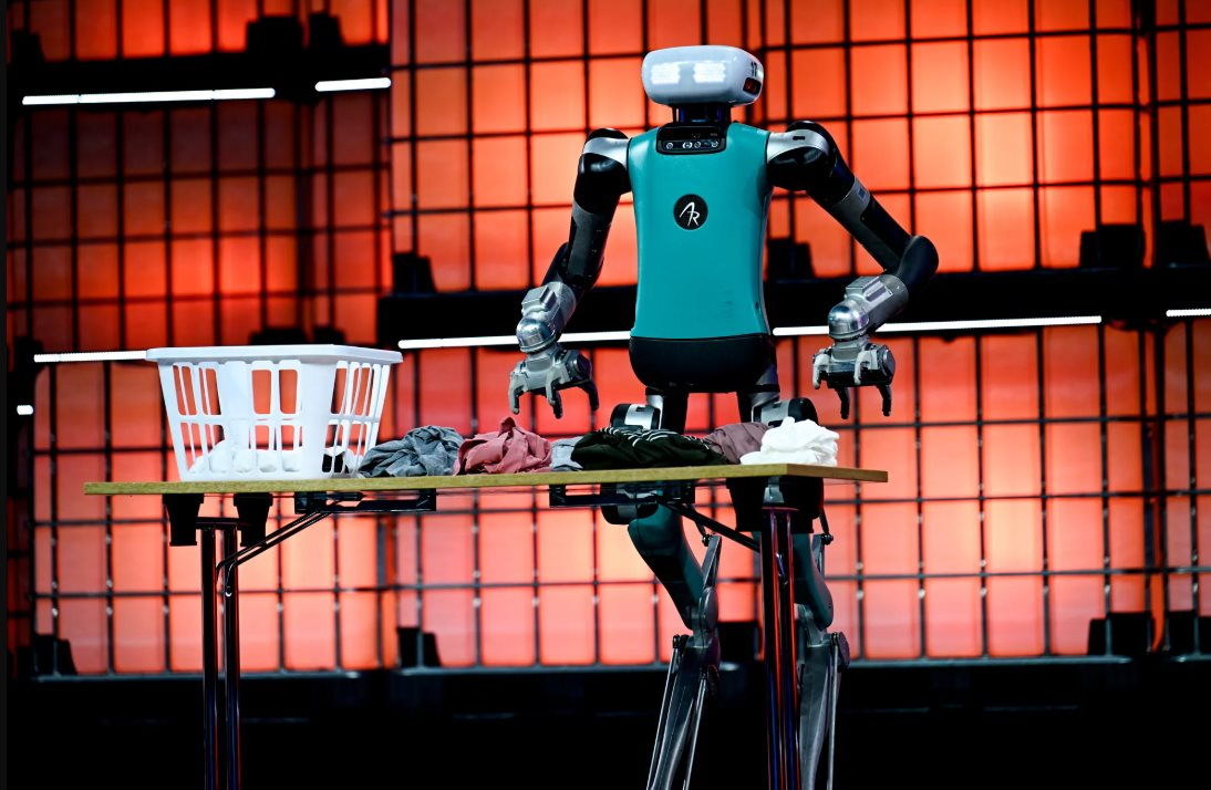 5 Triệu robot gi&aacute; rẻ 2 USD / giờ sẽ thay thế nh&acirc;n c&ocirc;ng trong nh&agrave; m&aacute;y năm 2026 - Ảnh 1.