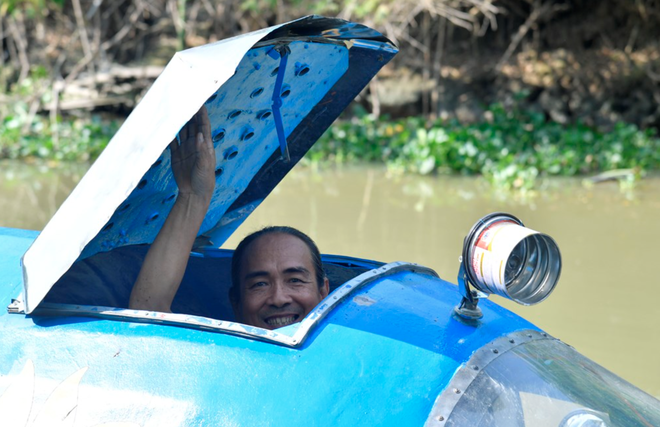 Ph&aacute;t hiện L&ecirc; Tuấn Khang thứ 2 tại An Giang, mang hẳn "m&aacute;y bay Boeing" xuống s&ocirc;ng lướt phăng phăng- Ảnh 2.