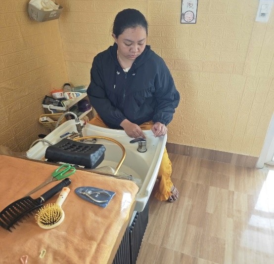 Khởi tố chủ quán gội đầu Lâm Như Ý SN 1998 - Ảnh 1.