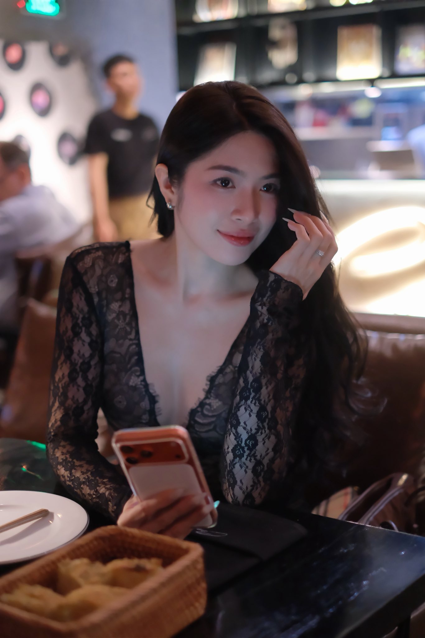 Nhờ chọn gi&uacute;p ảnh đẹp, hot girl v&ocirc; t&igrave;nh l&agrave;m kh&oacute; cộng đồng mạng với nhan sắc "kh&ocirc;ng đ&ugrave;a được đ&acirc;u" - Ảnh 3.