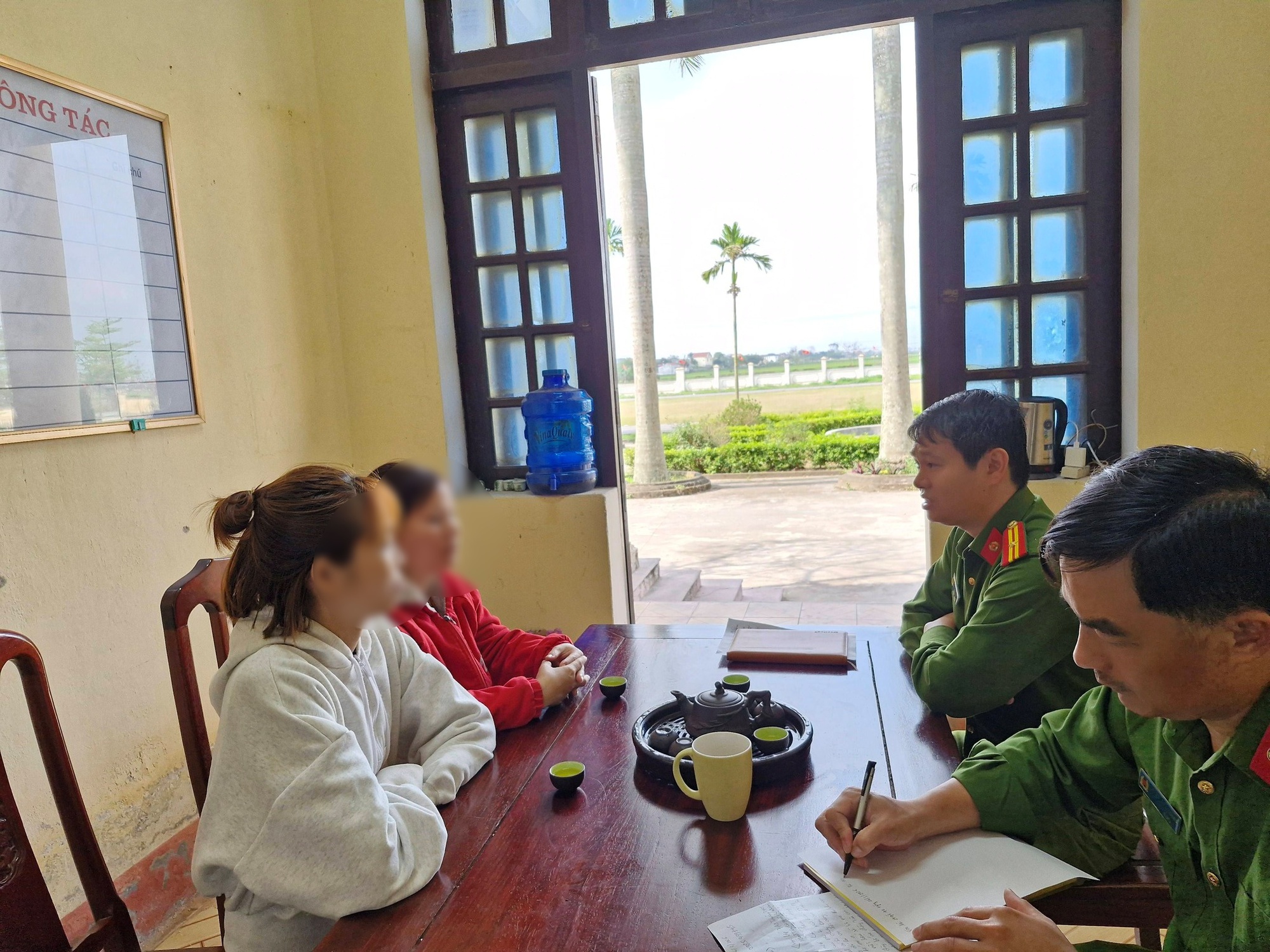 Nữ sinh 13 tuổi mất t&iacute;ch ở Ninh B&igrave;nh v&agrave; tin nhắn đ&ograve;i tiền chuộc 15 triệu - Ảnh 1.