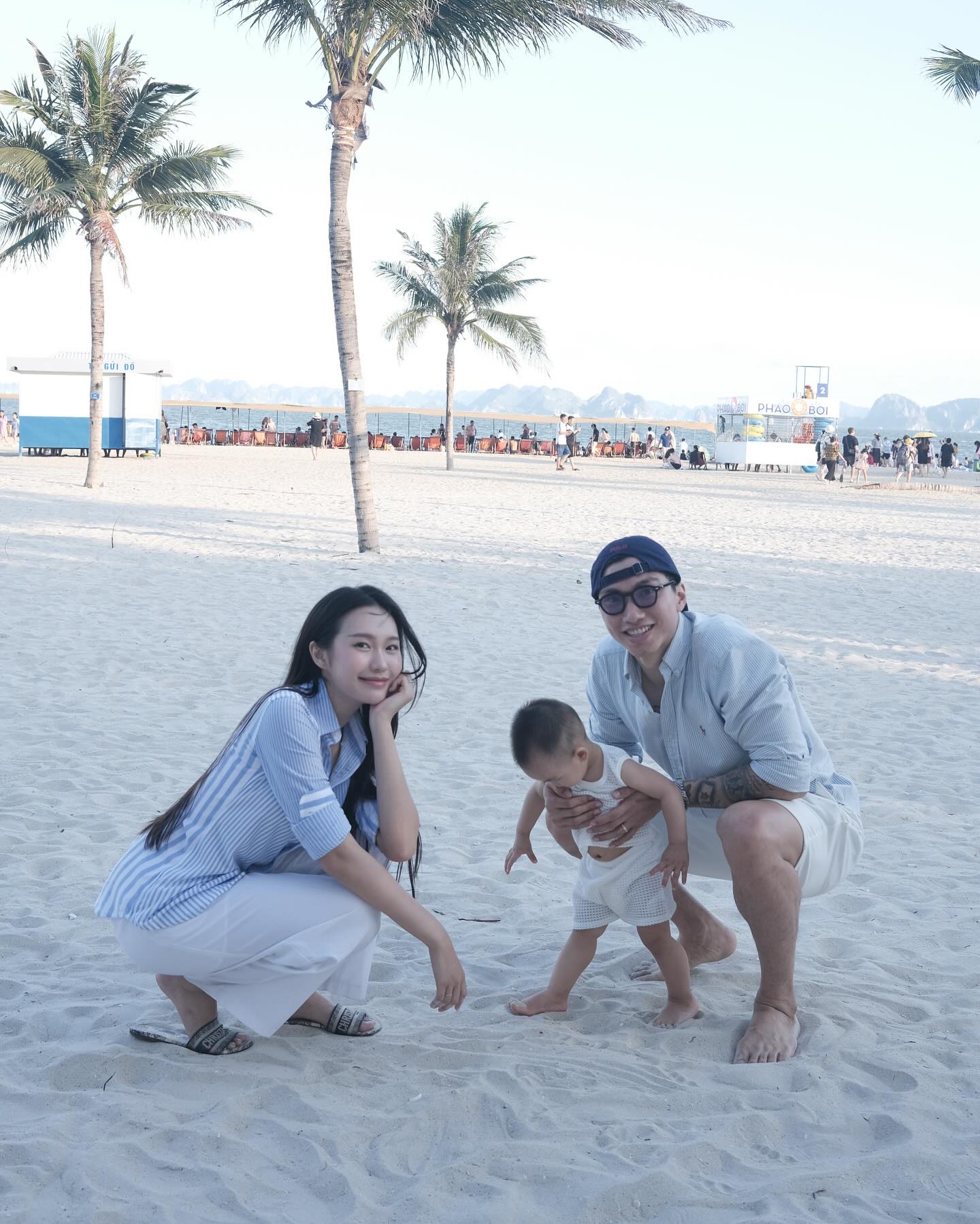 Camera ghi lại cảnh một người "l&eacute;n l&uacute;t di chuyển" trong ph&ograve;ng ngủ nh&agrave; Đo&agrave;n Văn Hậu: Xem đến đoạn cuối mới thở ph&agrave;o!- Ảnh 3.