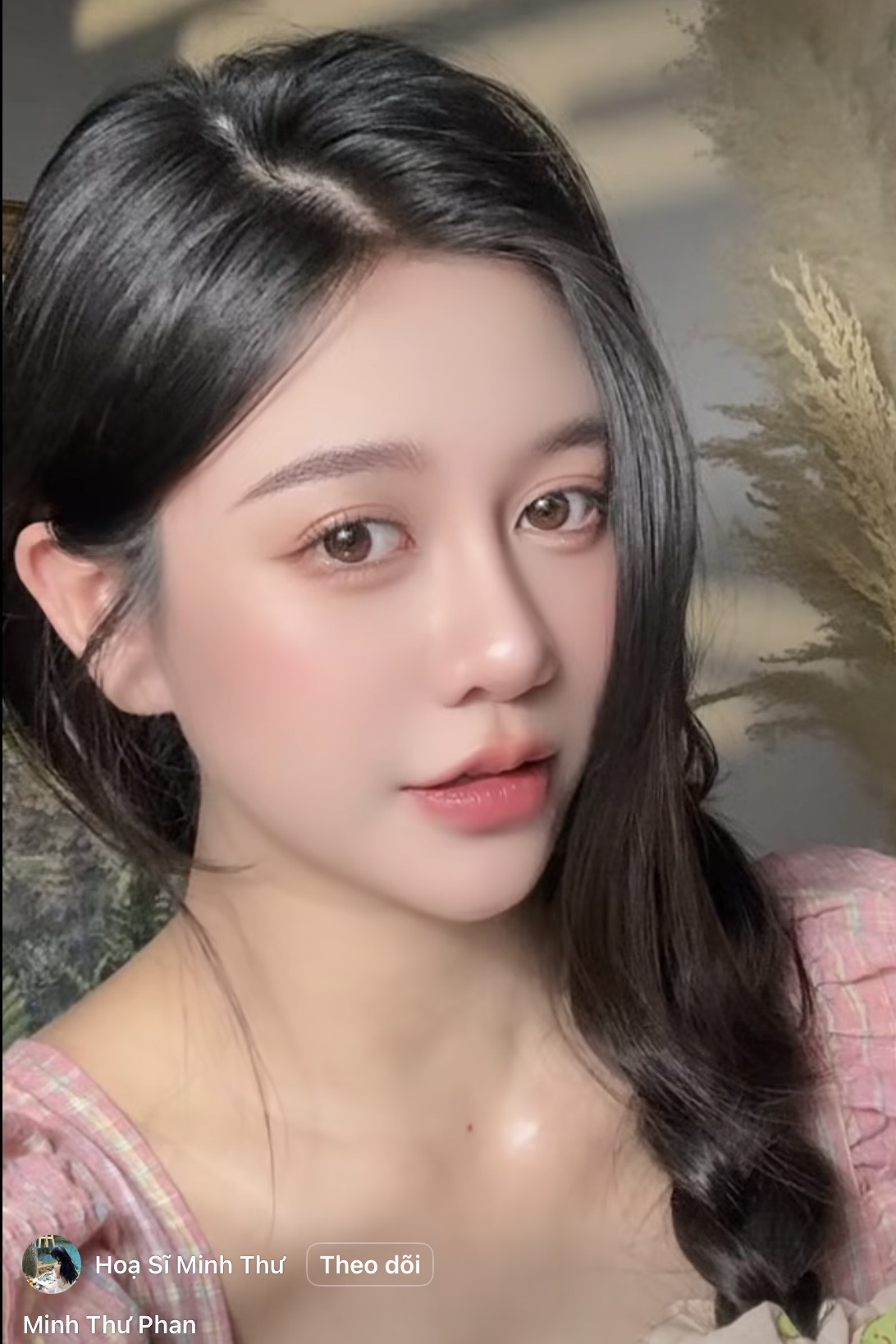 Qu&aacute; xinh đẹp, nữ hoạ sĩ c&oacute; nỗi khổ, cứ đăng b&agrave;i l&agrave; bị gắn m&aacute;c "c&acirc;u view" - Ảnh 6.