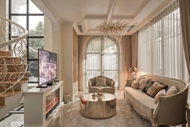 Lệ Quy&ecirc;n sống sang chảnh trong biệt thự 600m2, tuy&ecirc;n bố 3,6 tỷ chỉ đủ x&acirc;y cổng nh&agrave; - Ảnh 7.