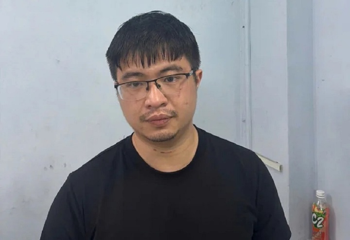 Bố mẹ Mr Pips r&uacute;t tiền mua v&agrave;ng khi con trai bị bắt giữ năm 2024 - Ảnh 1.