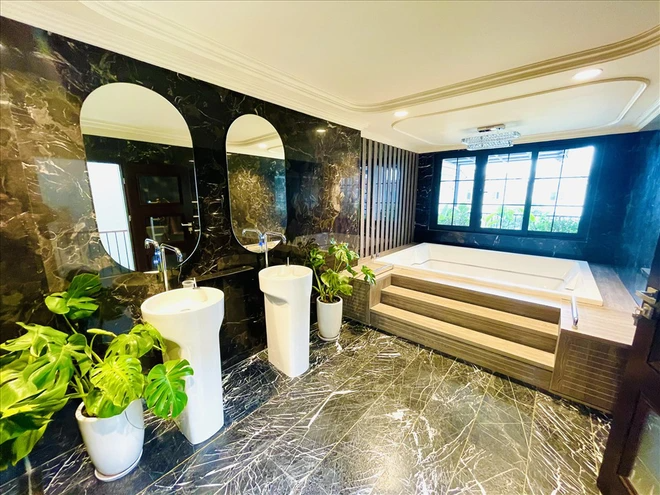 G&oacute;c chưa từng h&eacute; lộ trong biệt thự 60 tỷ của "nữ diễn vi&ecirc;n gi&agrave;u nhất miền Bắc"- Ảnh 22.