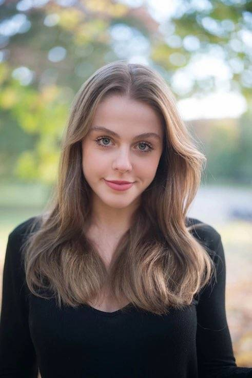 Lộ diện nữ ch&iacute;nh n&oacute;ng bỏng của si&ecirc;u phẩm AAA: Hot girl đời thực g&acirc;y b&atilde;o, lượng follow tăng - Ảnh 5.