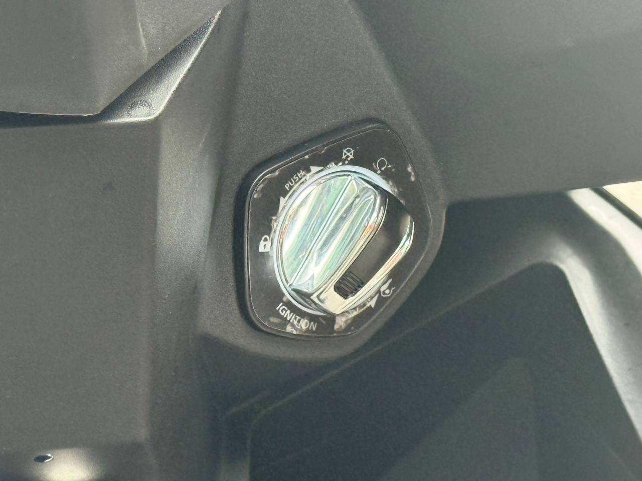 Cận cảnh VinFast Viper ngo&agrave;i đời thực: Thiết kế g&oacute;c cạnh, pin k&eacute;p, đổi pin miễn ph&iacute; đến giữa năm 2028, chuẩn bị b&agrave;n giao kh&aacute;ch h&agrave;ng- Ảnh 5.