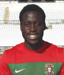 CLB V.League chi&ecirc;u mộ tiền đạo l&ograve; Porto cao 1m86, từng kho&aacute;c &aacute;o U18 Bồ Đ&agrave;o Nha - Ảnh 1.