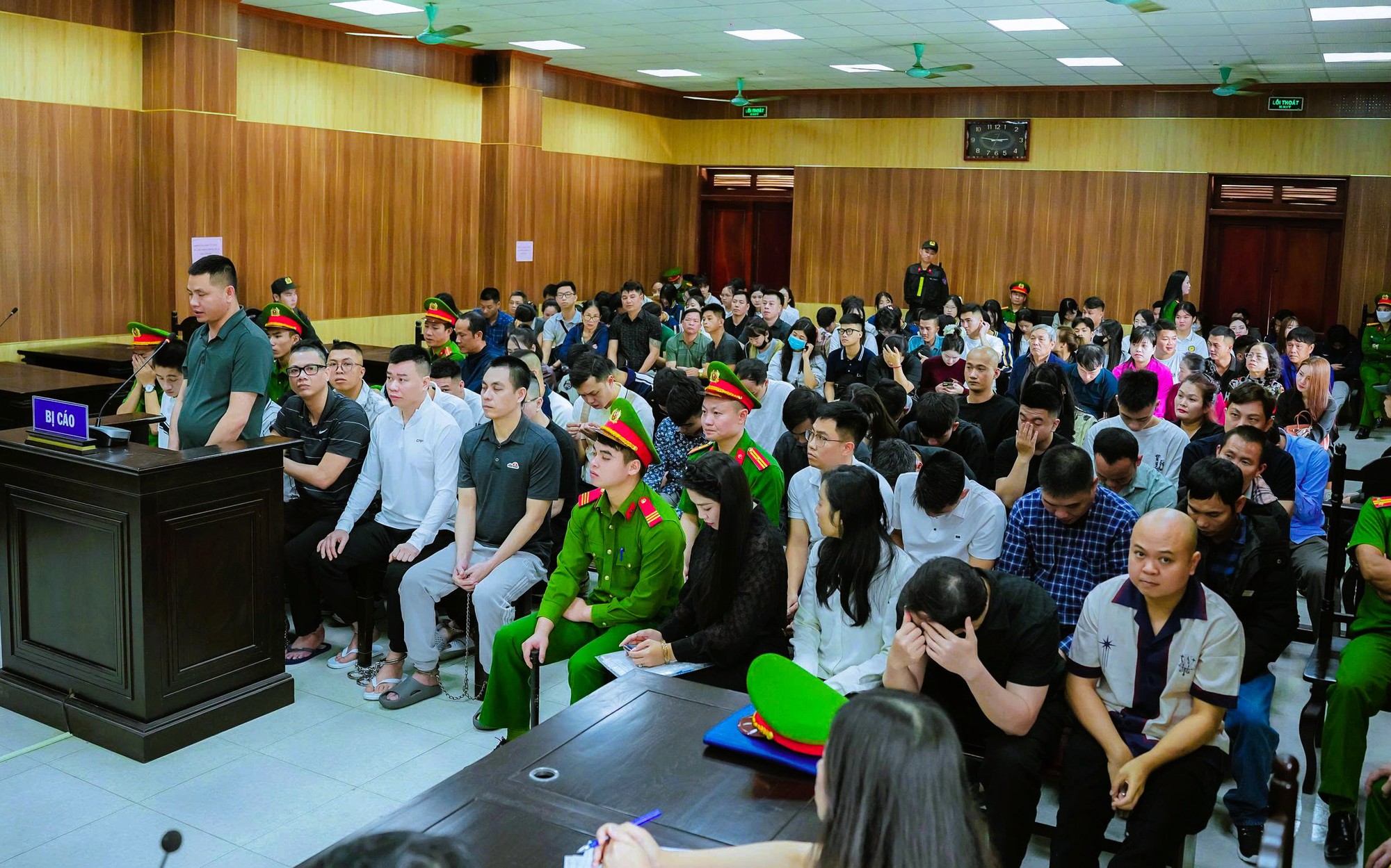 Bất thường m&oacute;n "Bia Đức" trong qu&aacute;n bar Zone 8 nơi Thu "vệ sĩ" l&agrave; cổ đ&ocirc;ng - Ảnh 2.