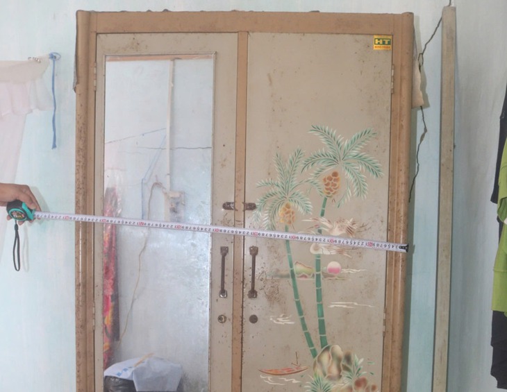 Hũ v&agrave;ng tiền tỉ &ldquo;bốc hơi&rdquo; trong nh&agrave;, kiểm tra ph&aacute;t hiện bị tr&aacute;o v&agrave;ng giả - Ảnh 1.