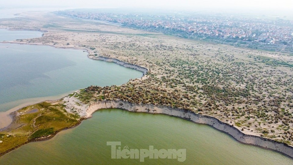 H&agrave; Nội ph&ecirc; duyệt khai th&aacute;c 16 Mỏ c&aacute;t kh&ocirc;ng đấu gi&aacute; phục vụ c&ocirc;ng tr&igrave;nh trọng điểm 2026 - Ảnh 1.