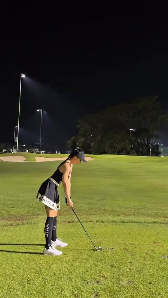 H&agrave;ng triệu người mải m&ecirc; theo d&otilde;i một hot girl đ&aacute;nh golf, phải chăng bộ m&ocirc;n thể thao sắp "viral" trở lại? - Ảnh 5.