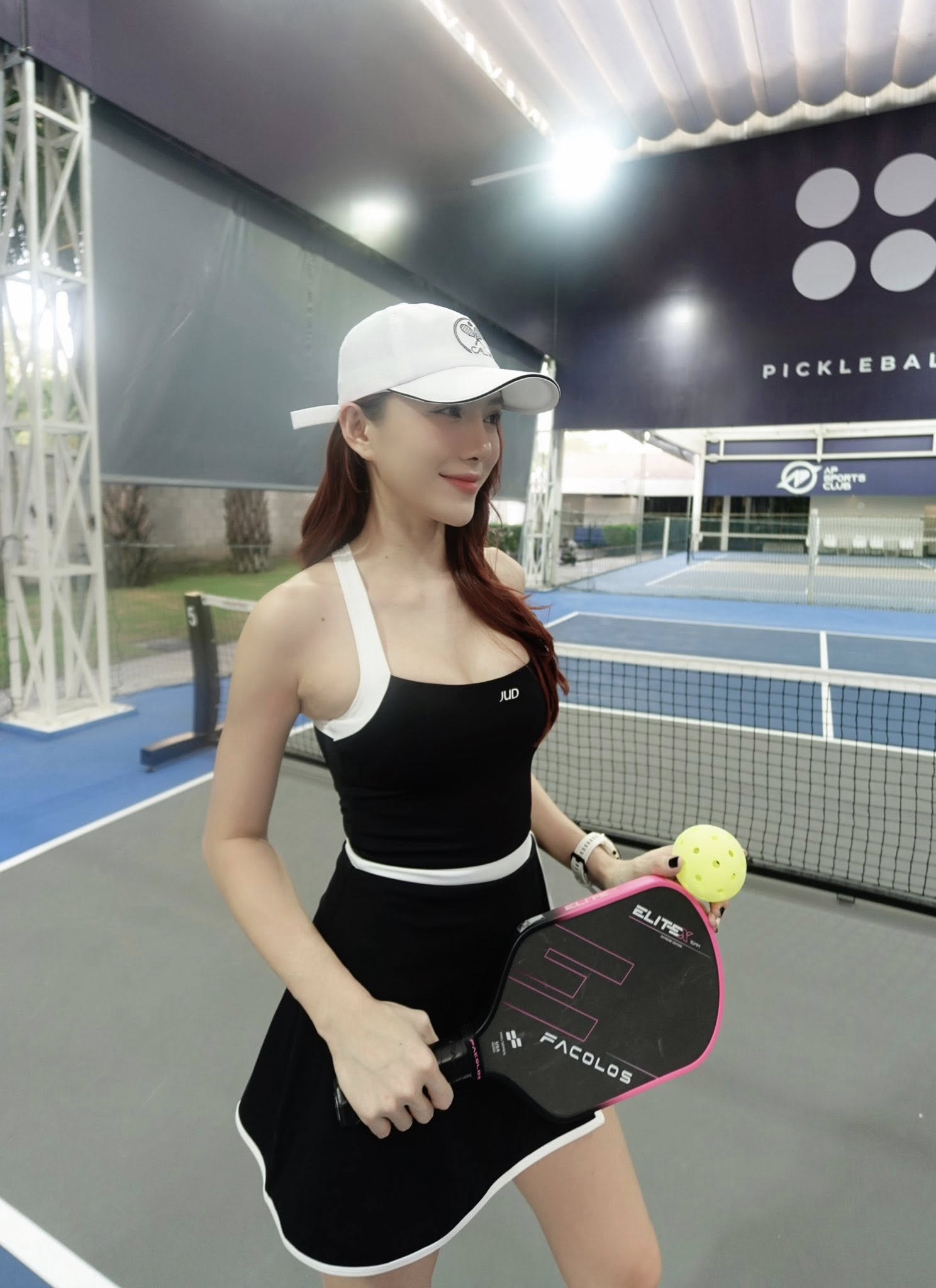 Hội bạn th&acirc;n "muốn gia nhập phải c&oacute; 1 tỷ" của Ngọc Trinh giờ ra sao? - Ảnh 14.