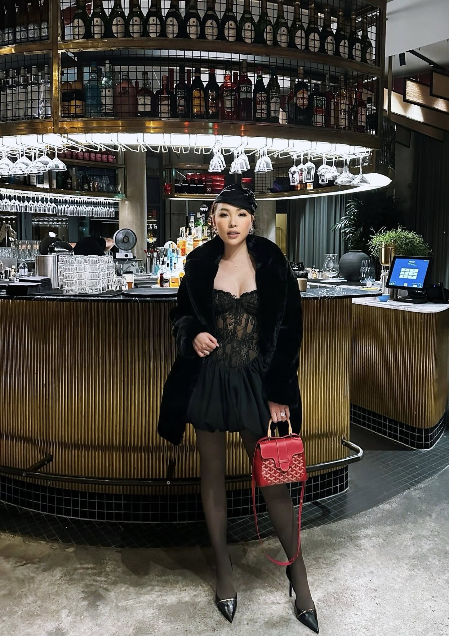 Hội bạn th&acirc;n "muốn gia nhập phải c&oacute; 1 tỷ" của Ngọc Trinh giờ ra sao? - Ảnh 10.