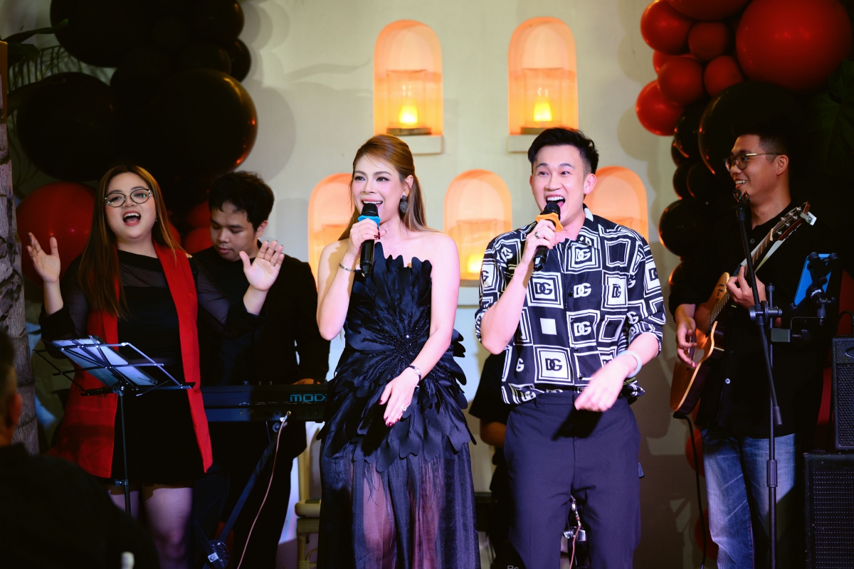 Chồng Việt Kiều b&iacute; mật bay về Việt Nam tổ chức sinh nhật như đ&aacute;m cưới cho Thanh Thảo - Ảnh 7.